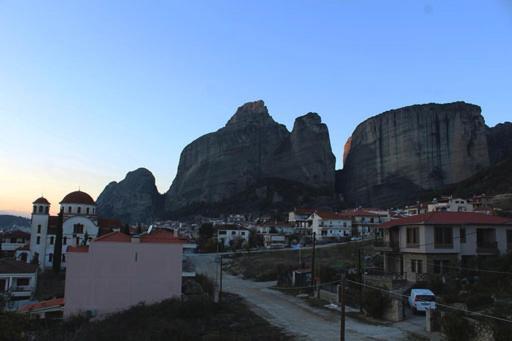 Apartamento In The Shadow Of Meteora Kalambaka Exterior foto